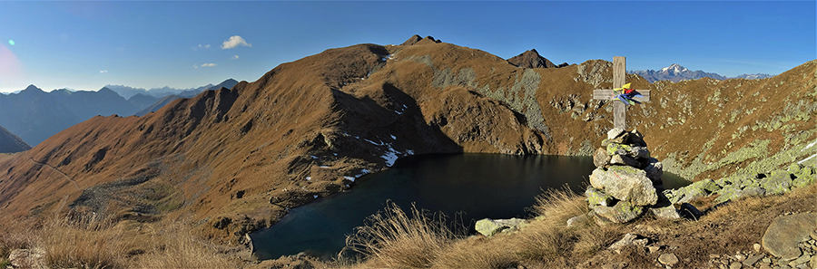 Spettacolre vista panoramica ad ampio raggio dal Corno Stella verso le Alpi Orobie